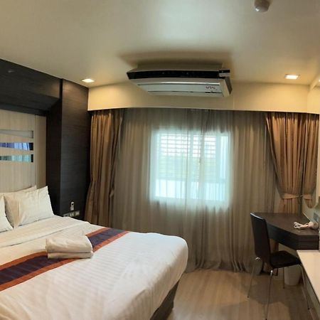 Orion Rooms Sukhumvit 11 Bangkok Buitenkant foto